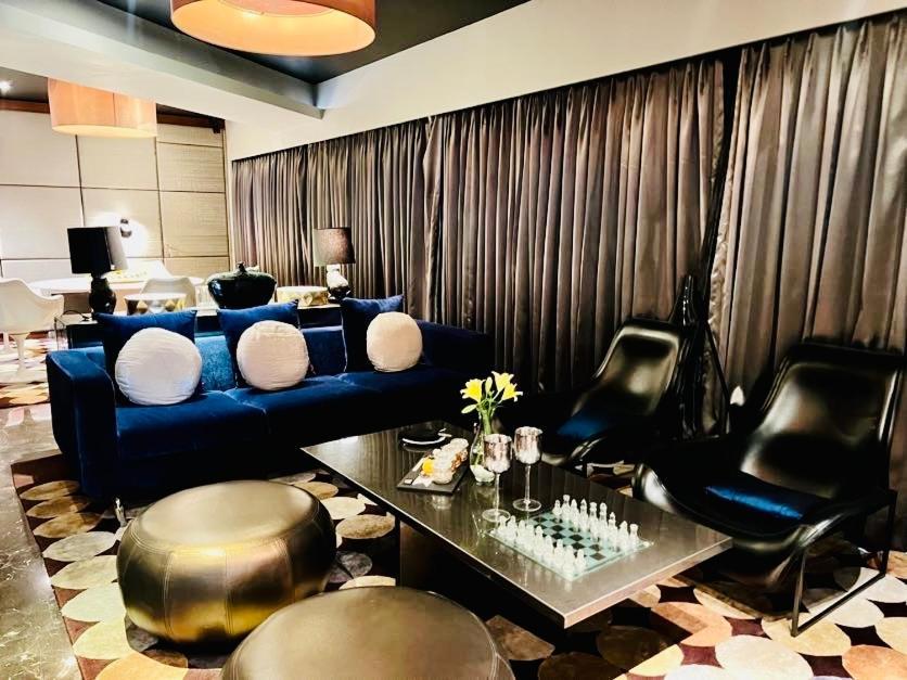 The Park Hyderabad, Banjara Hills Near Hussain Sagar Lake Exterior foto The interior of a suite at the hotel
