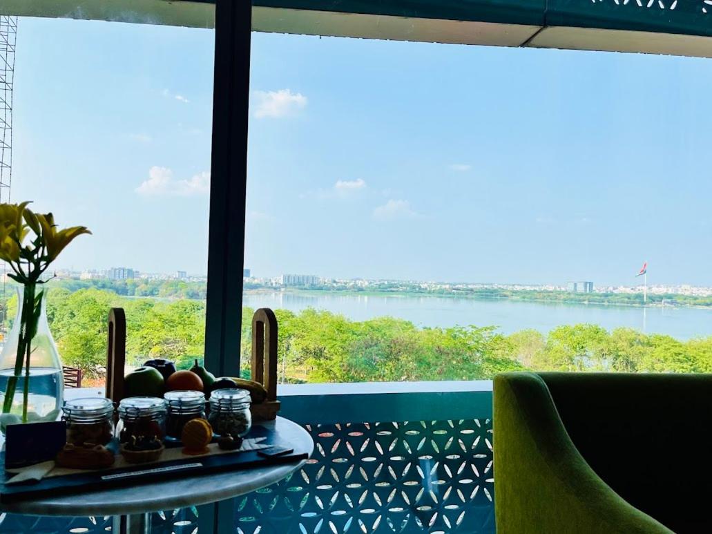 The Park Hyderabad, Banjara Hills Near Hussain Sagar Lake Exterior foto View of the Danube from the hotel