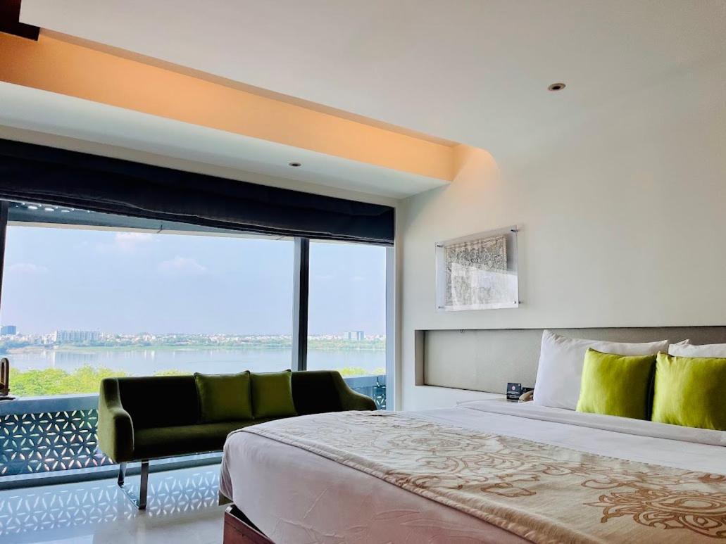 The Park Hyderabad, Banjara Hills Near Hussain Sagar Lake Exterior foto A bedroom at the hotel