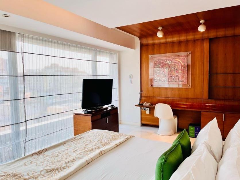 The Park Hyderabad, Banjara Hills Near Hussain Sagar Lake Exterior foto A room at the hotel